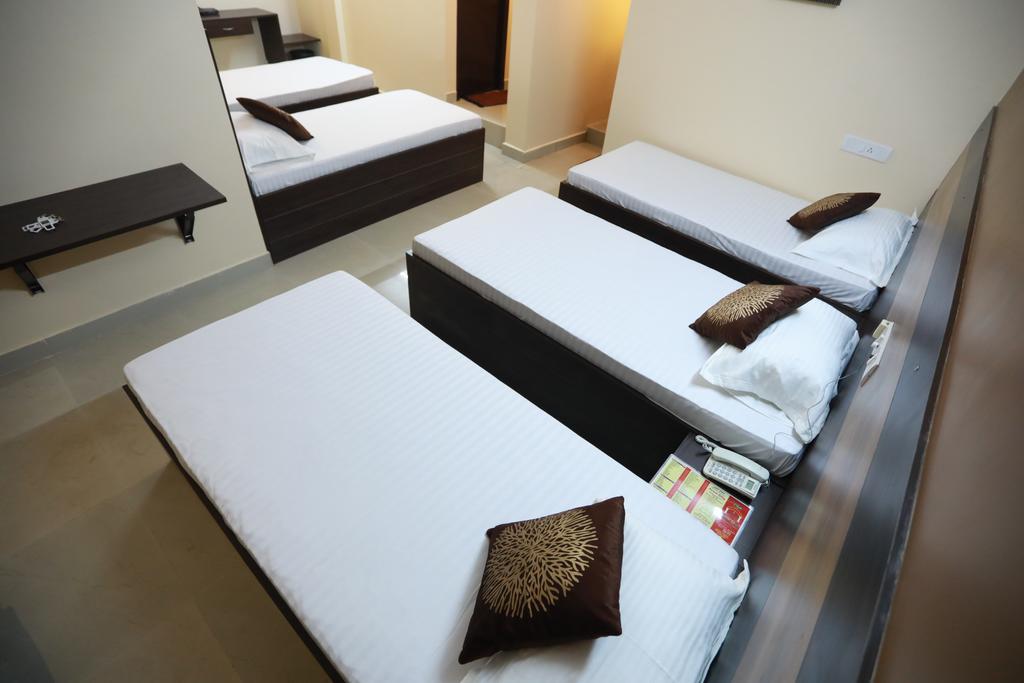S4 Residency Hotel เชนไน ภายนอก รูปภาพ
